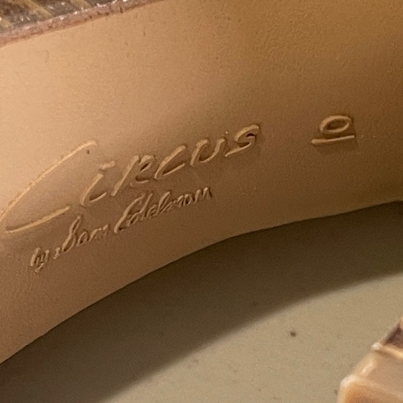 Circus NY by Sam Edelman Womens Stace Eggshell‎ Glossy Chelsea Boots SZ 10 Cream - Picture 8 of 14